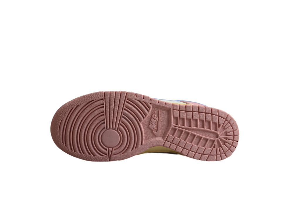 Nike Dunk Low  SB Oxford Pink
