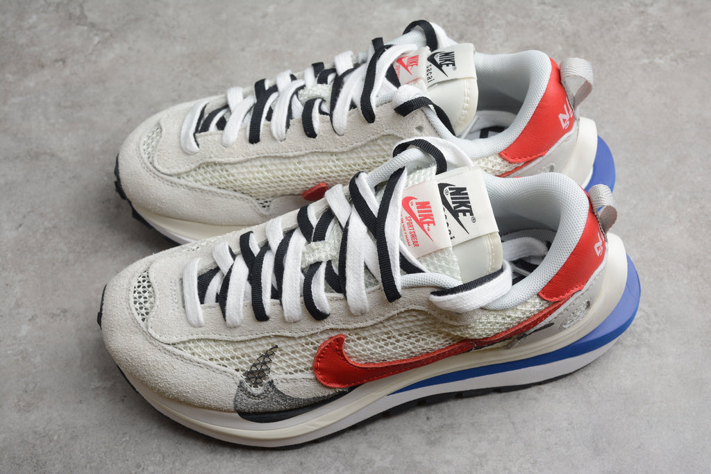 Nike x sacai VaporWaffle Sport Fuchsia / Game Royal