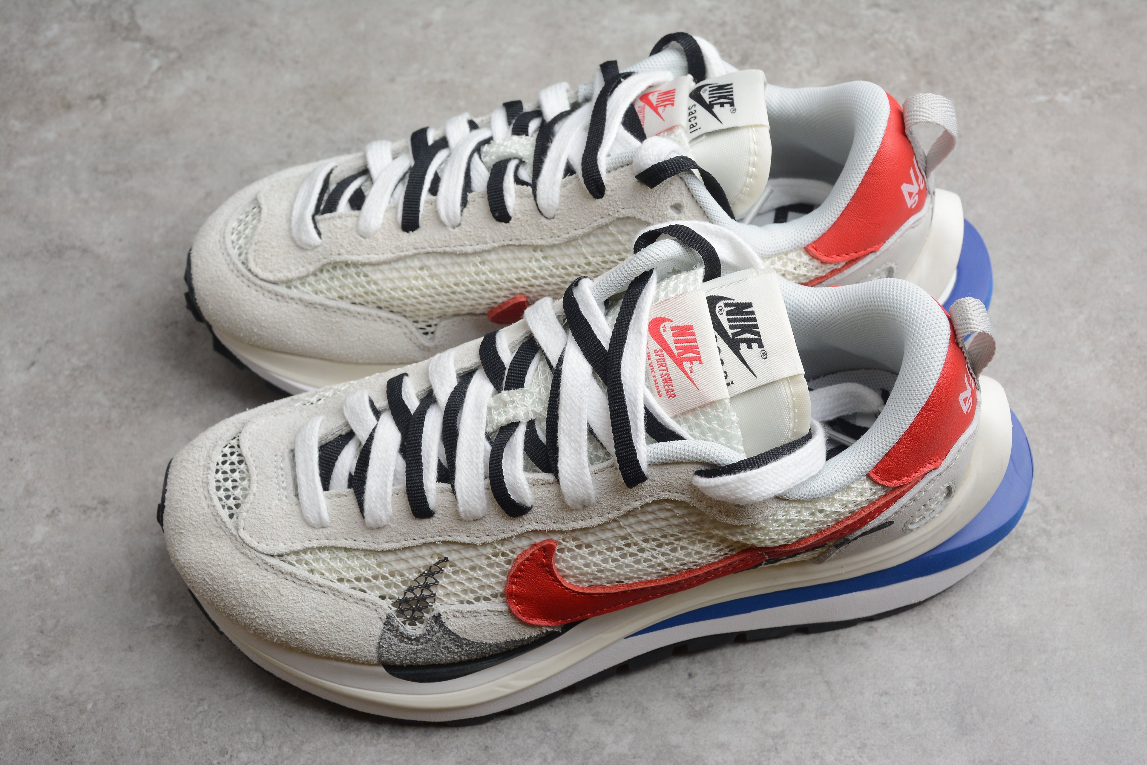 Nike x sacai VaporWaffle Sport Fuchsia / Game Royal