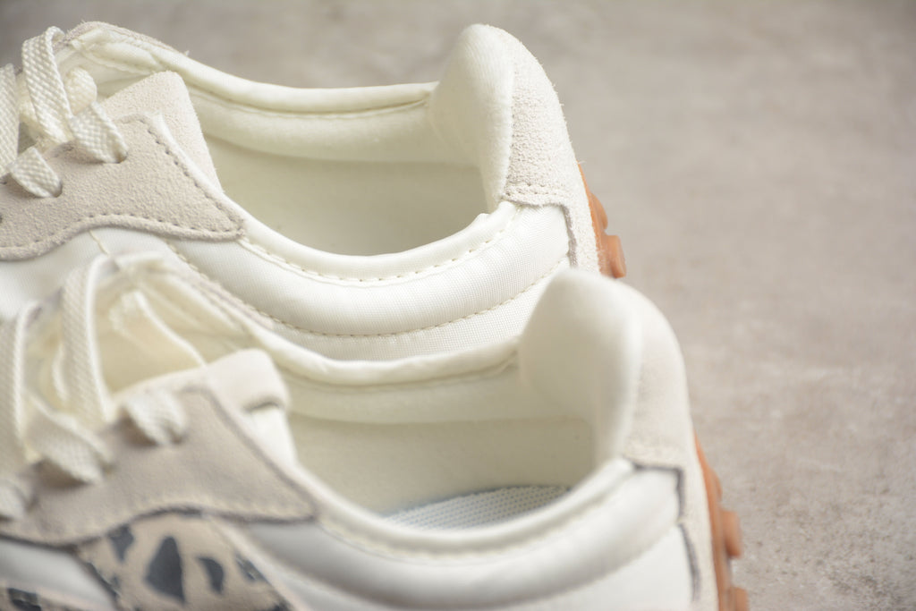 New Balance 327 White / Leopard