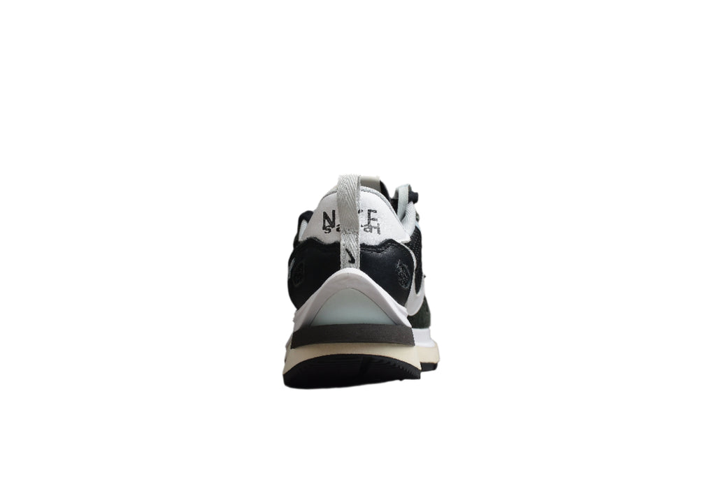 Nike x sacai VaporWaffle Black / White