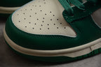 Nike Dunk Low SB Pale Ivory / Black / Malachite Green