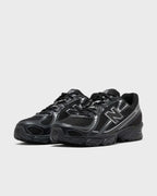 New Balance 740 Black