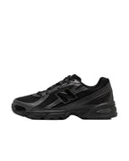 New Balance 740 Black