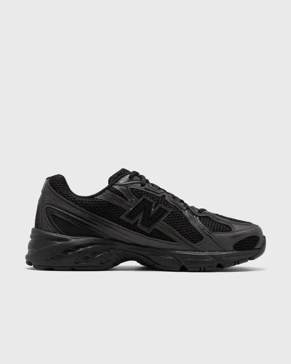 New Balance 740 Black