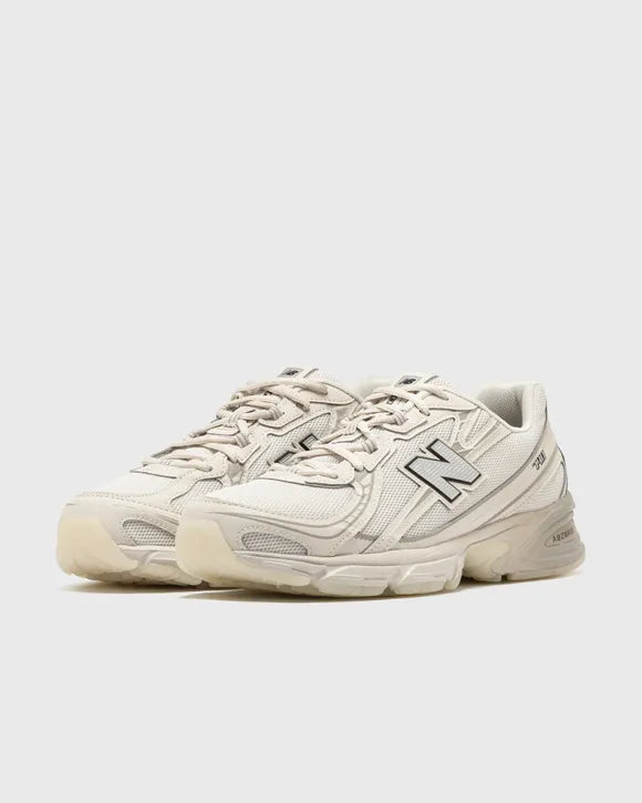 New Balance 740 Beige