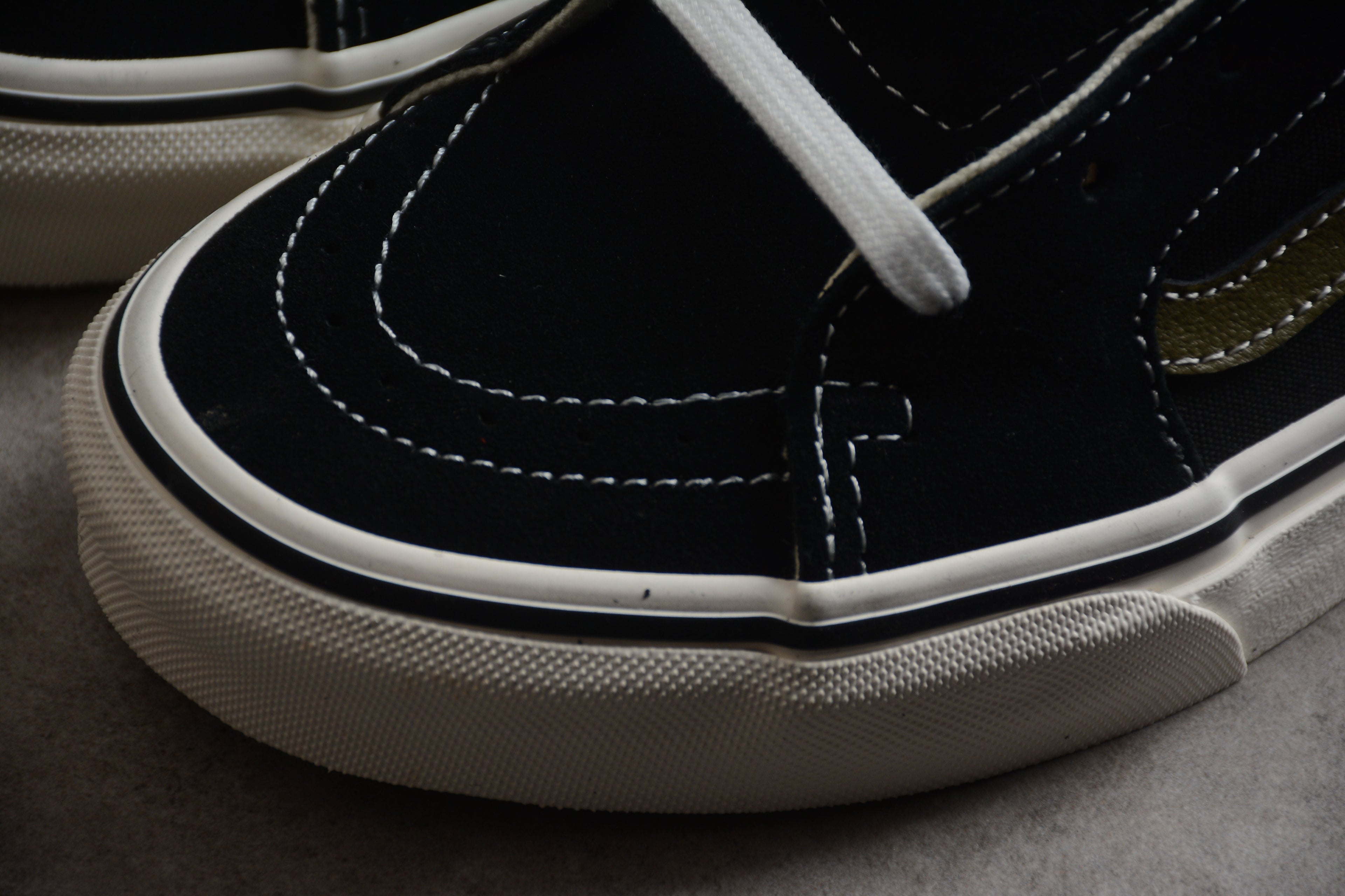 Vans Old Skool Black / Gold
