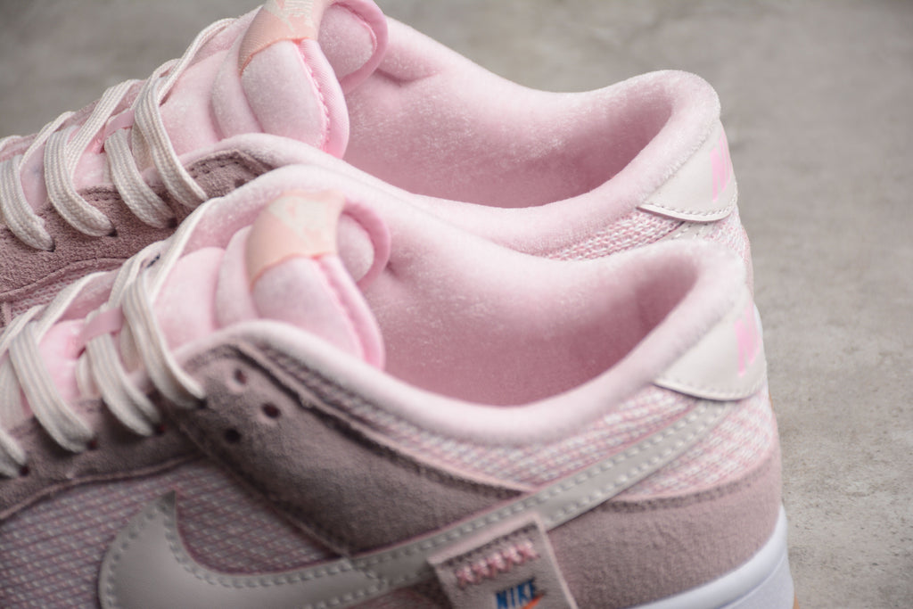 Nike Dunk Low  SB Pink Teddy Bear
