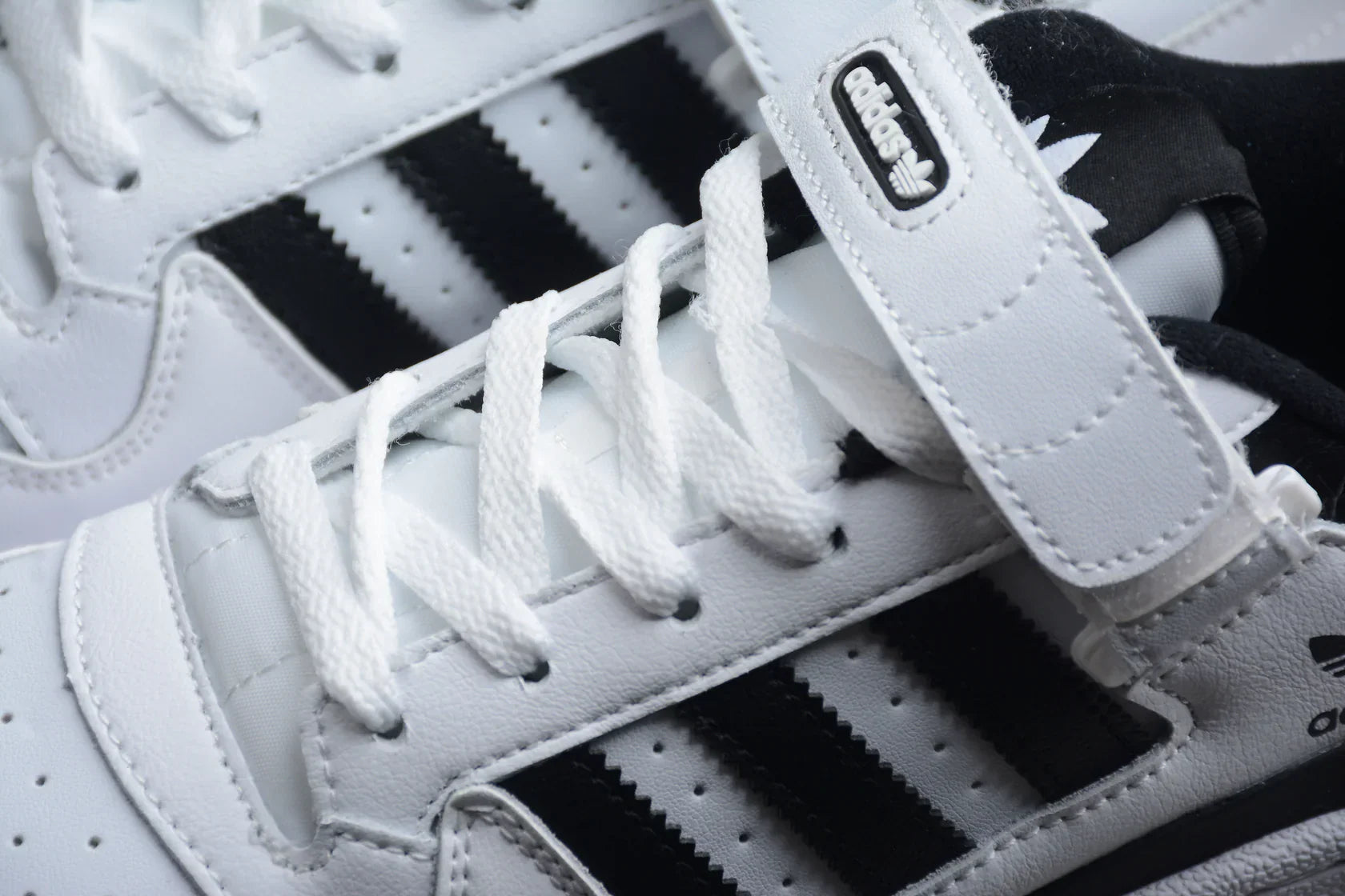 Adidas Forum White / Black