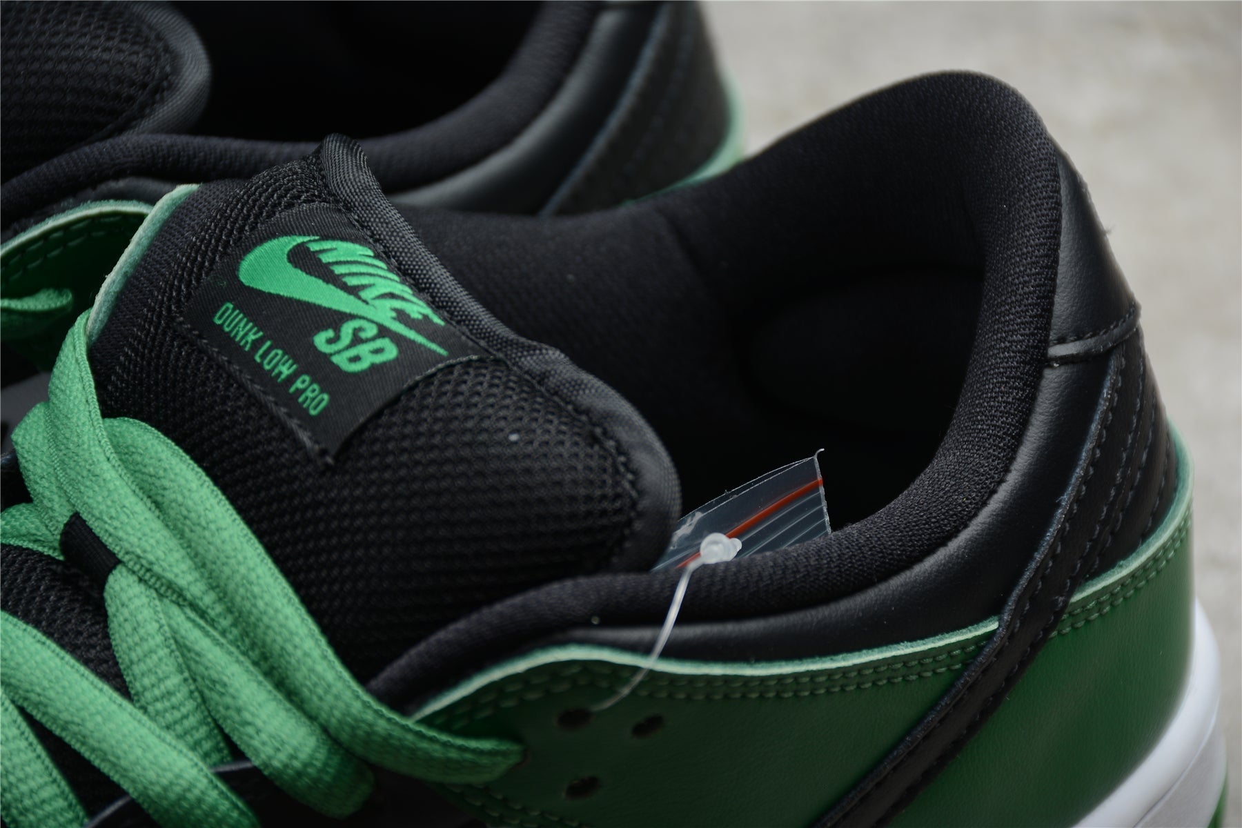 Nike Dunk Low SB Green / Black / White