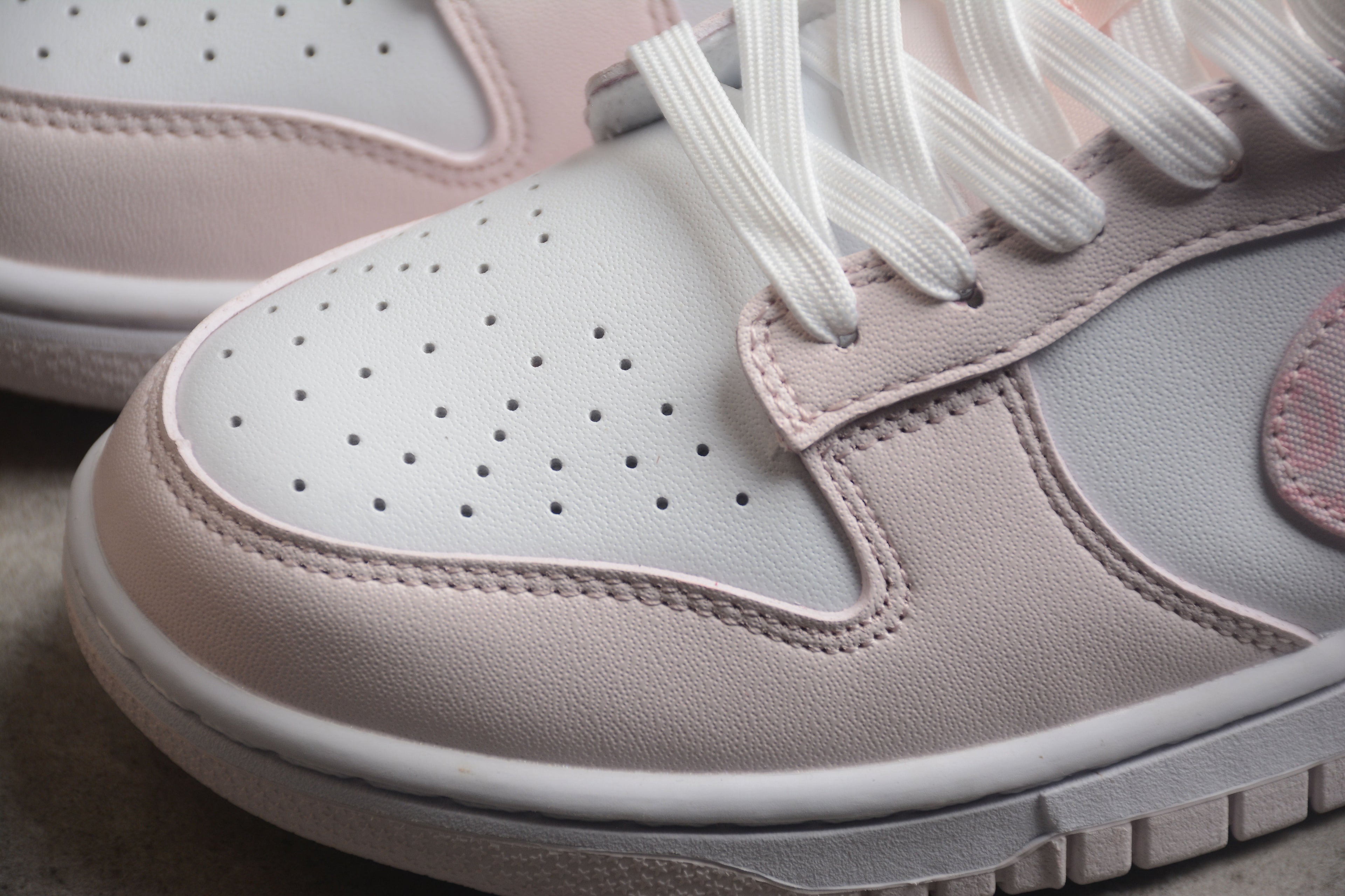 Nike Dunk Low  SB Pink Paisley