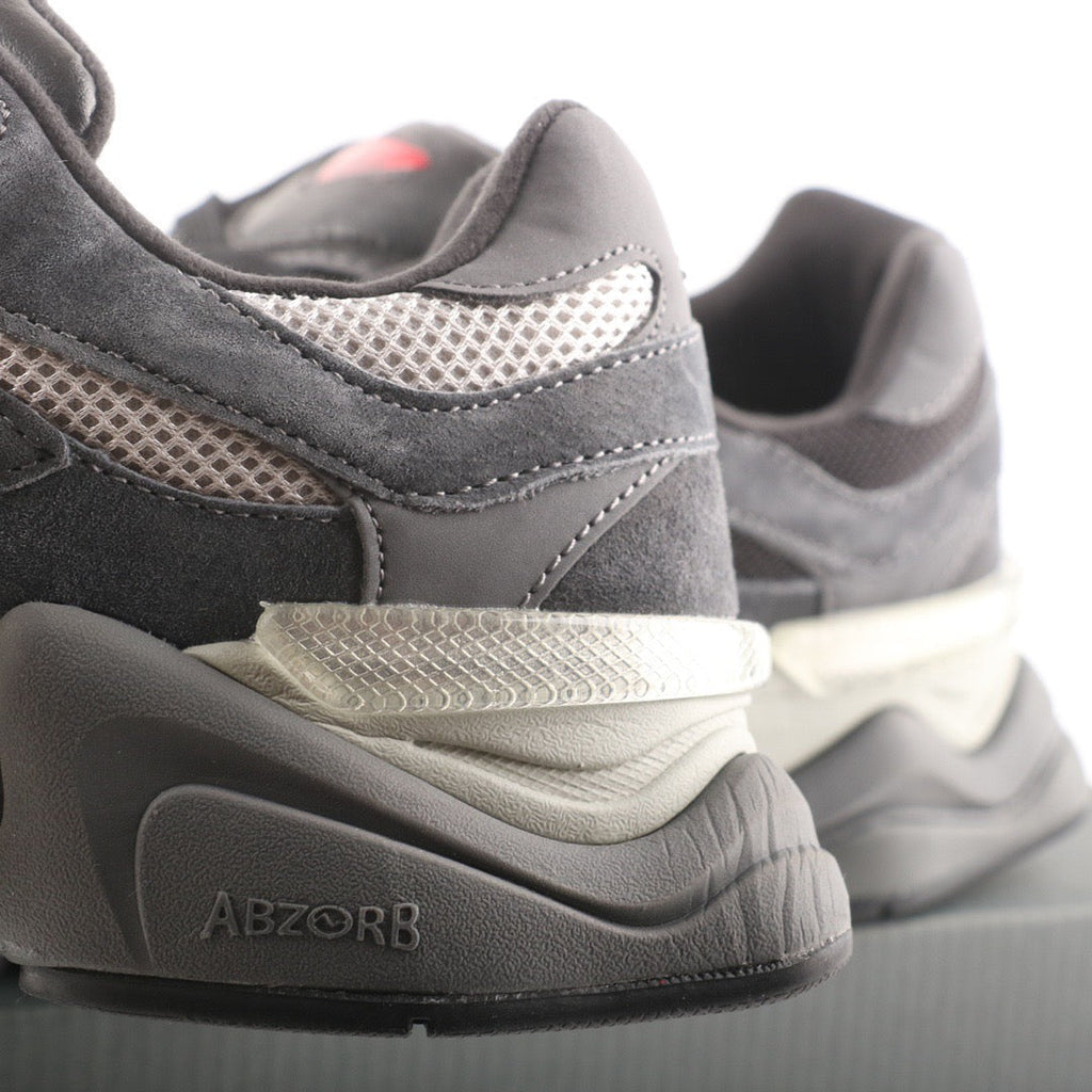 New Balance 9060 Total Black