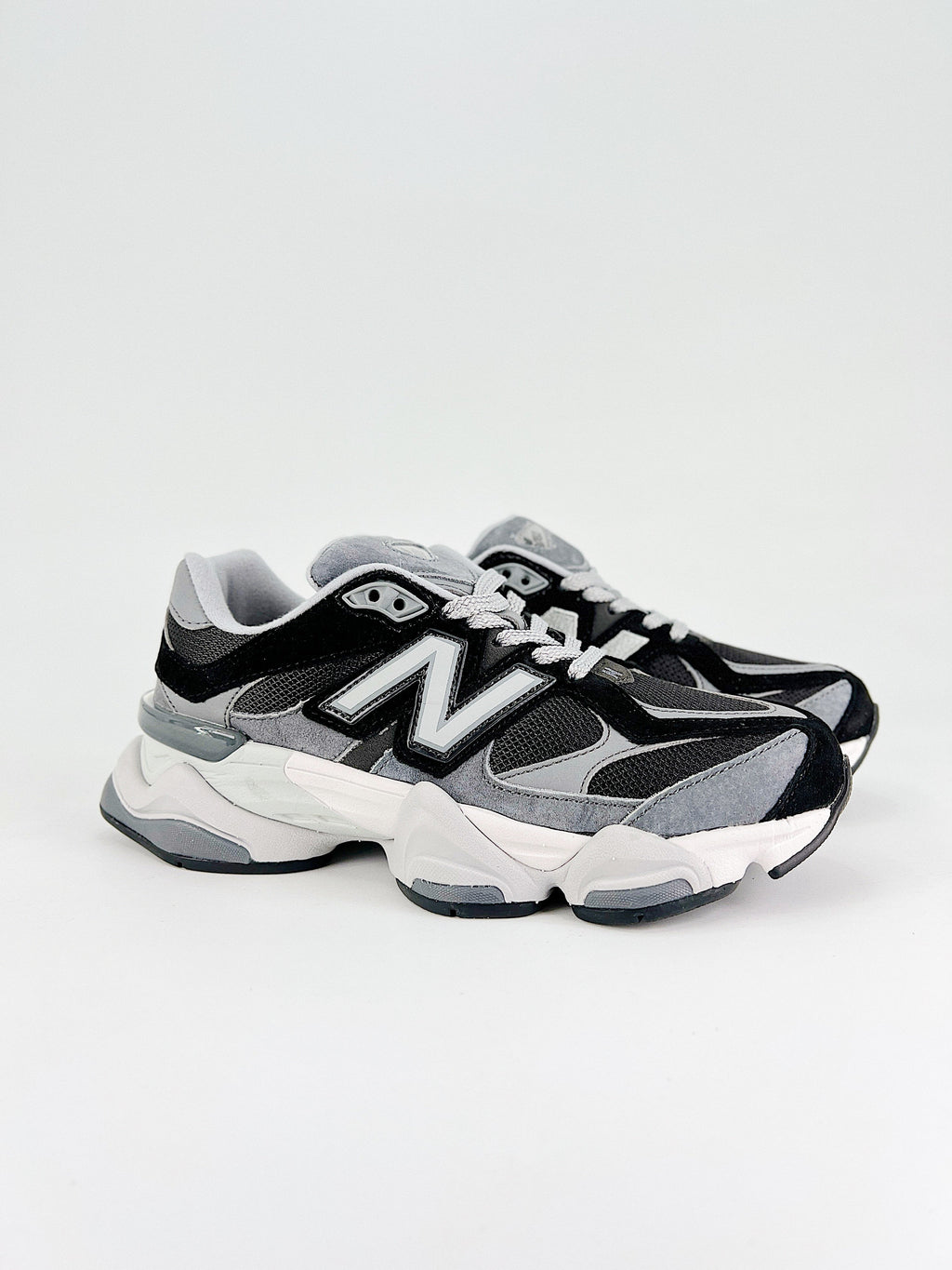 New Balance 9060 Grey / Black
