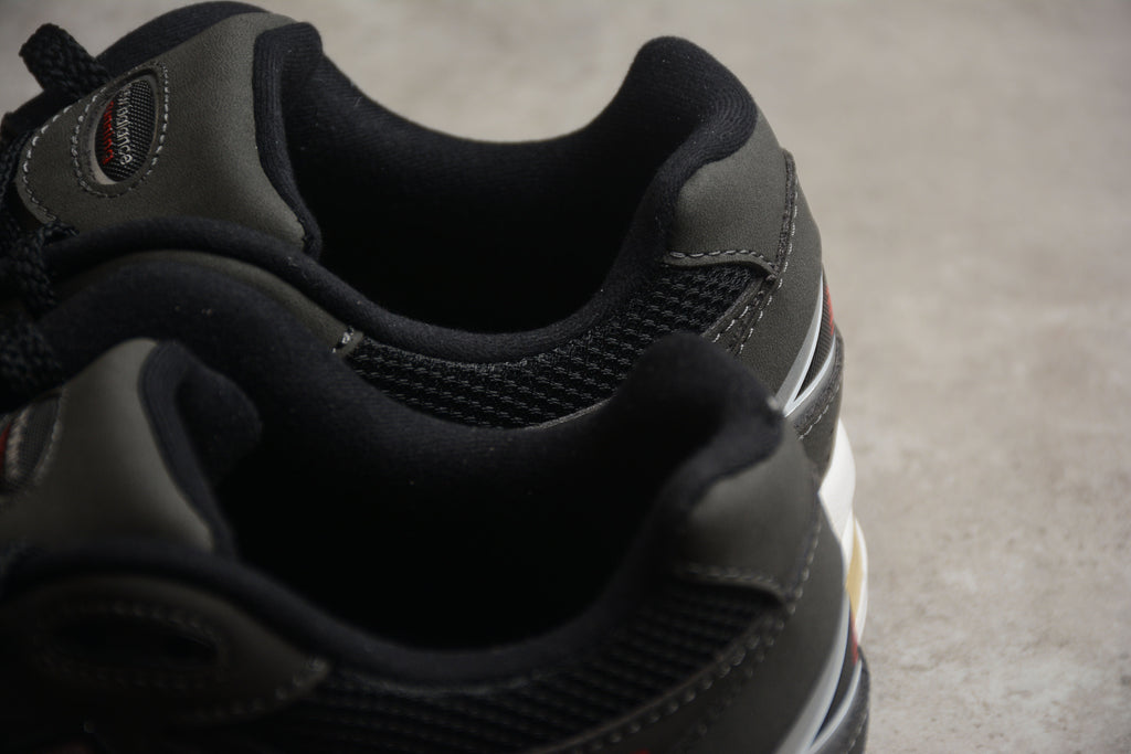 New Balance 2002R Black
