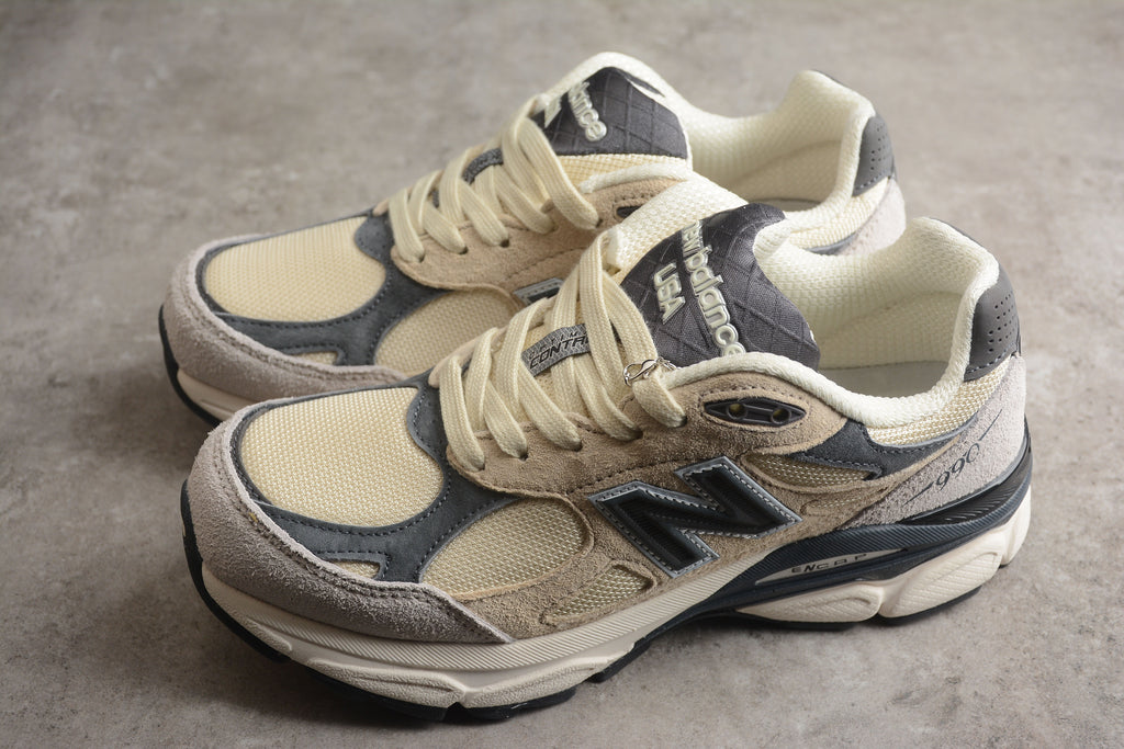 New Balance V3 990 Beige / Black