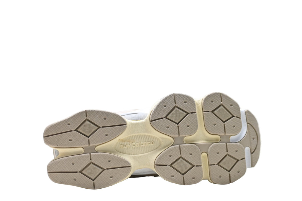 New Balance 9060 Beige