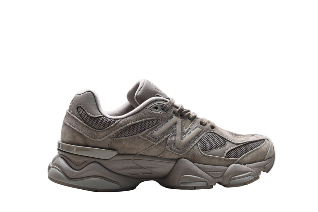 New Balance 9060 Magnet