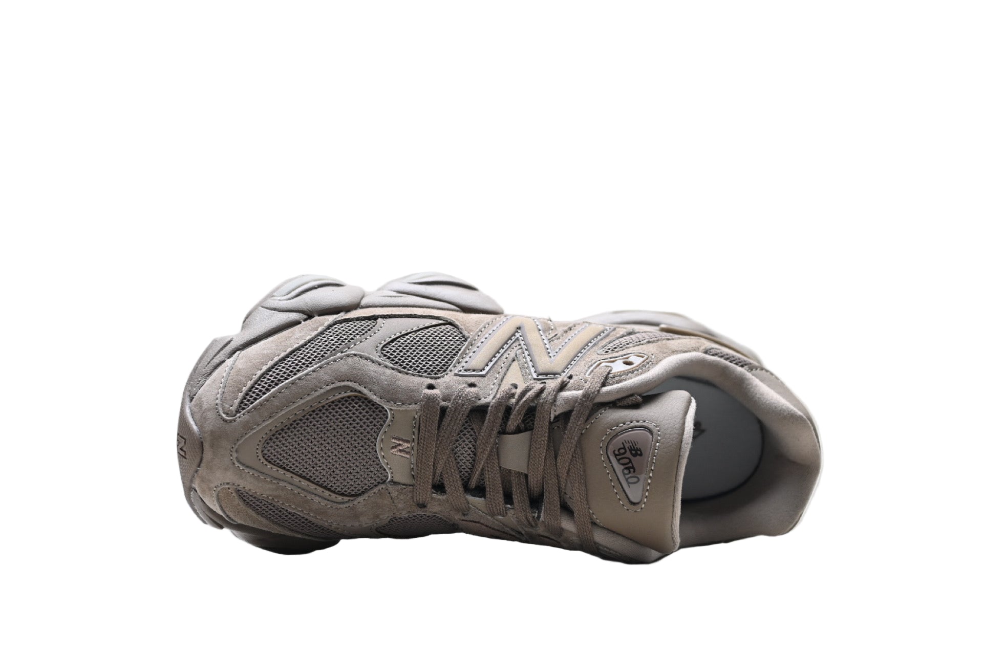 New Balance 9060 Magnet