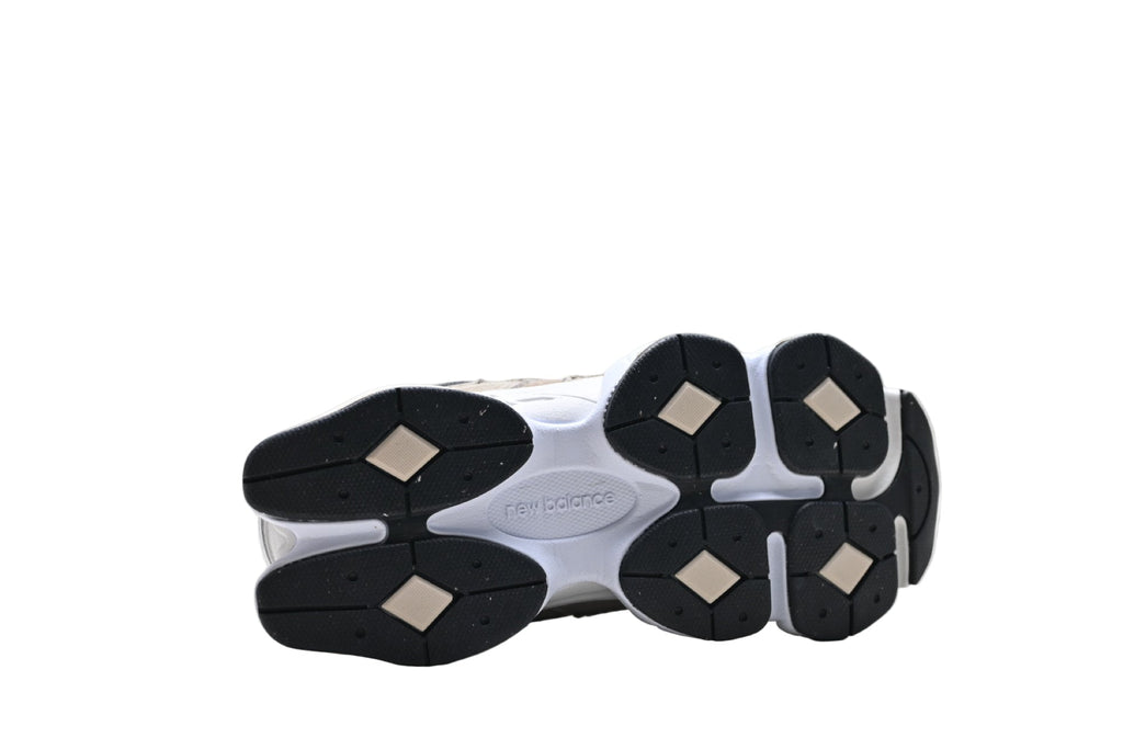 New Balance 9060 Arid Stone / Black