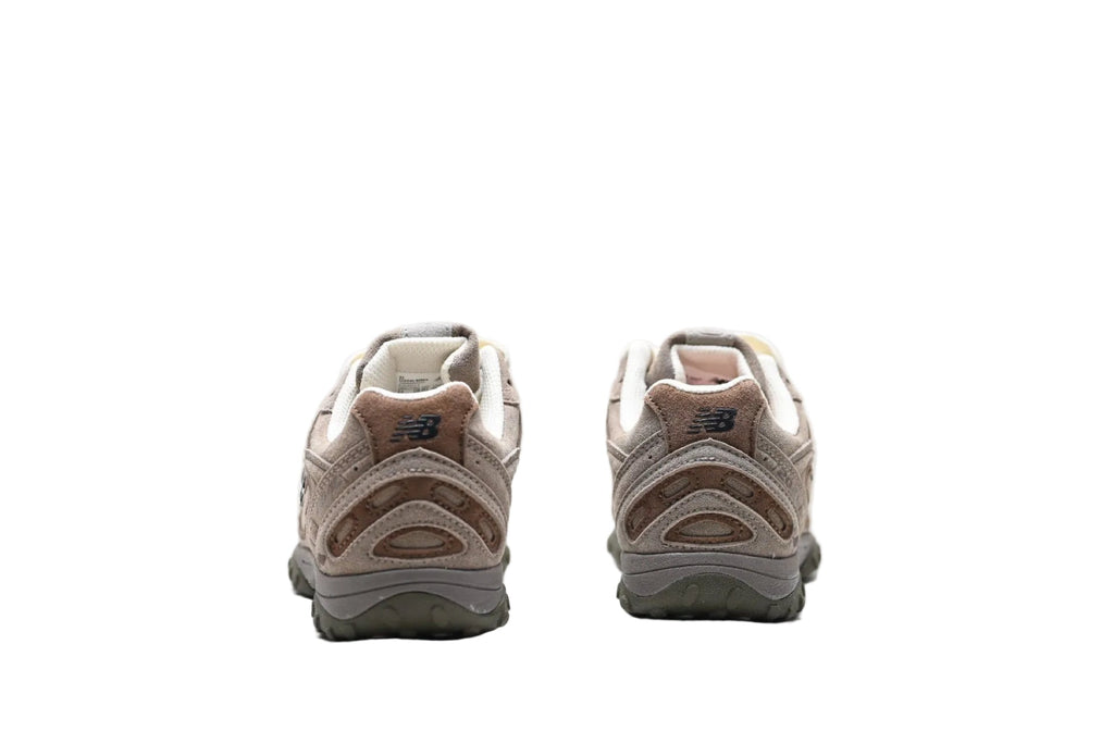 New Balance 204 L Brown