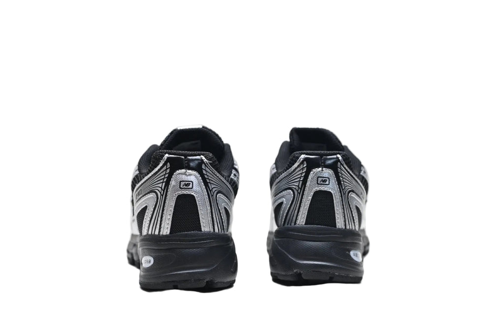 New Balance 740 Black / Silver