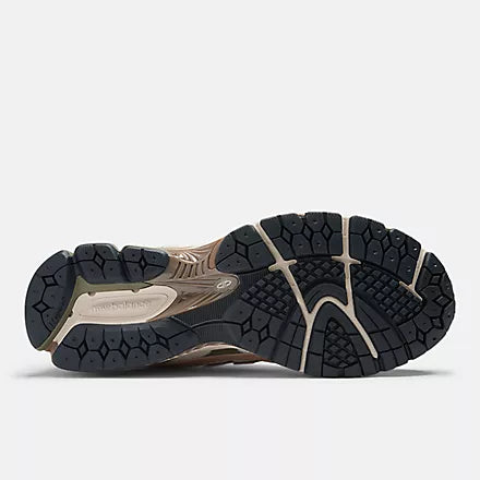 New Balance 1906R Linen / Dark Olivine
