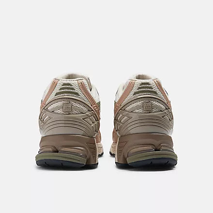 New Balance 1906R Linen / Dark Olivine