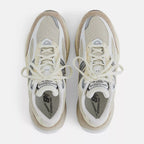 New Balance 990v6 Beige