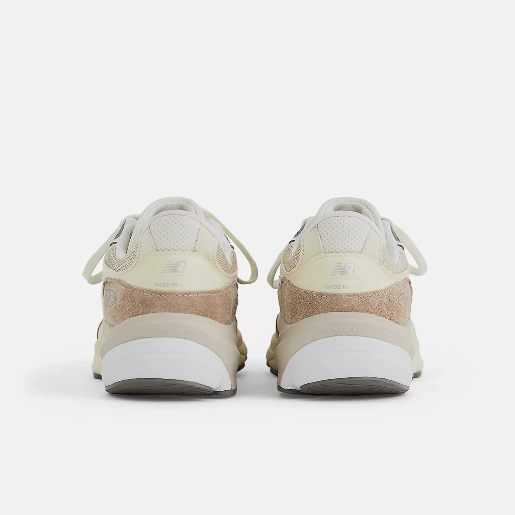 New Balance 990v6 Beige