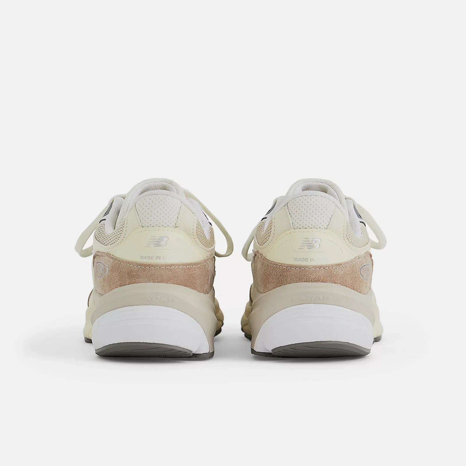 New Balance 990v6 Beige