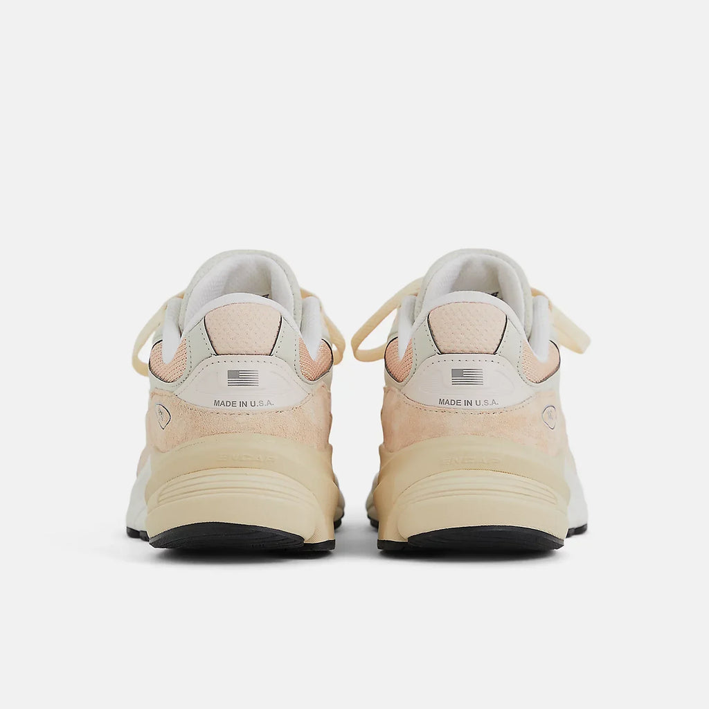New Balance 990v6 Beige