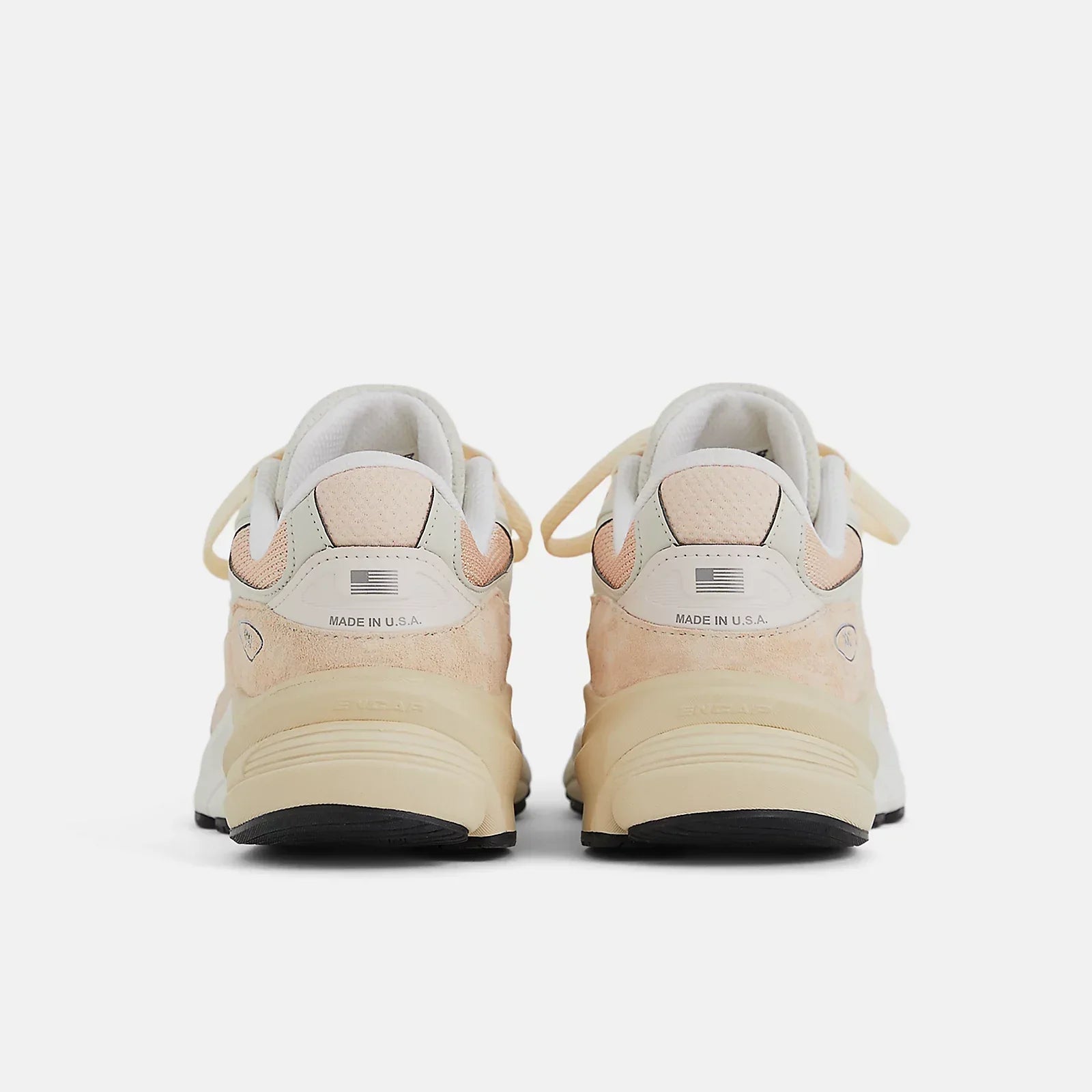 New Balance 990v6 Beige
