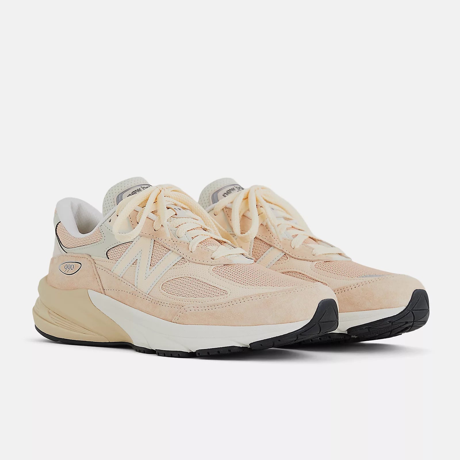 New Balance 990v6 Beige