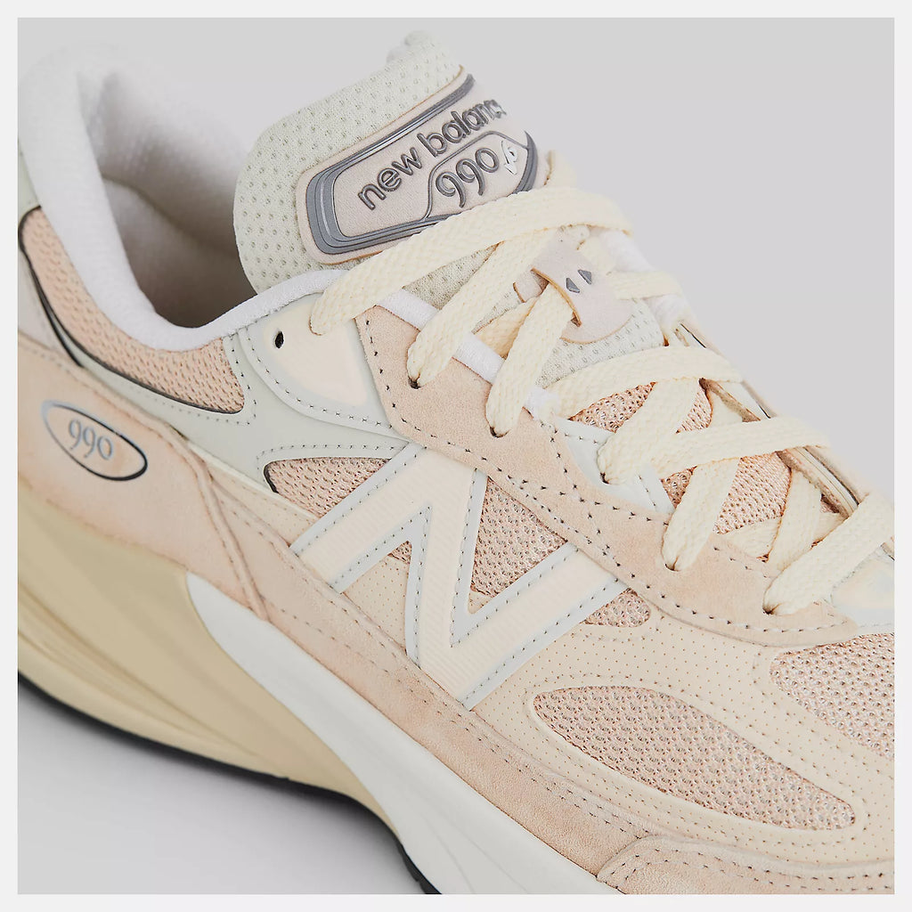 New Balance 990v6 Beige